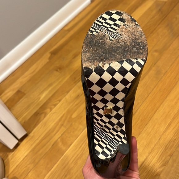 Lightly worn Pour La Victoire paten leather heels - Picture 3 of 3